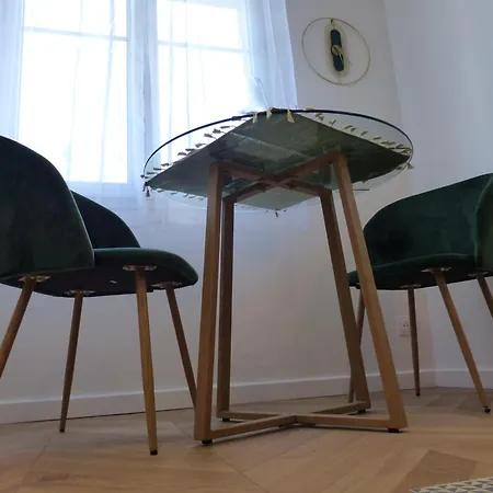 Apartment Synecure